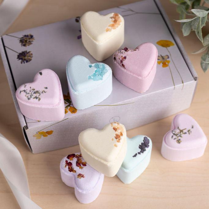 CBD - 8 Bath bombs set -  perfect for a relaxing Mother's day bath by Lizush